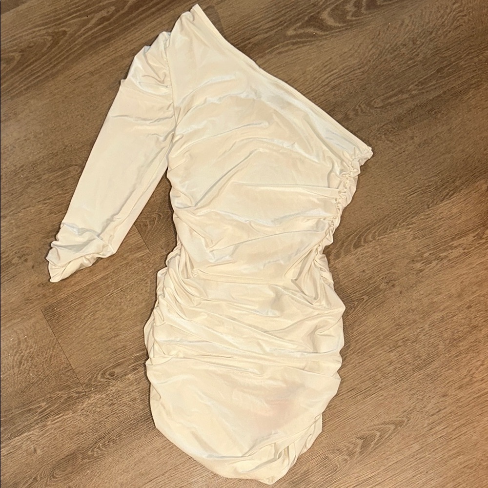 Elegant off white One-Shoulder Dress